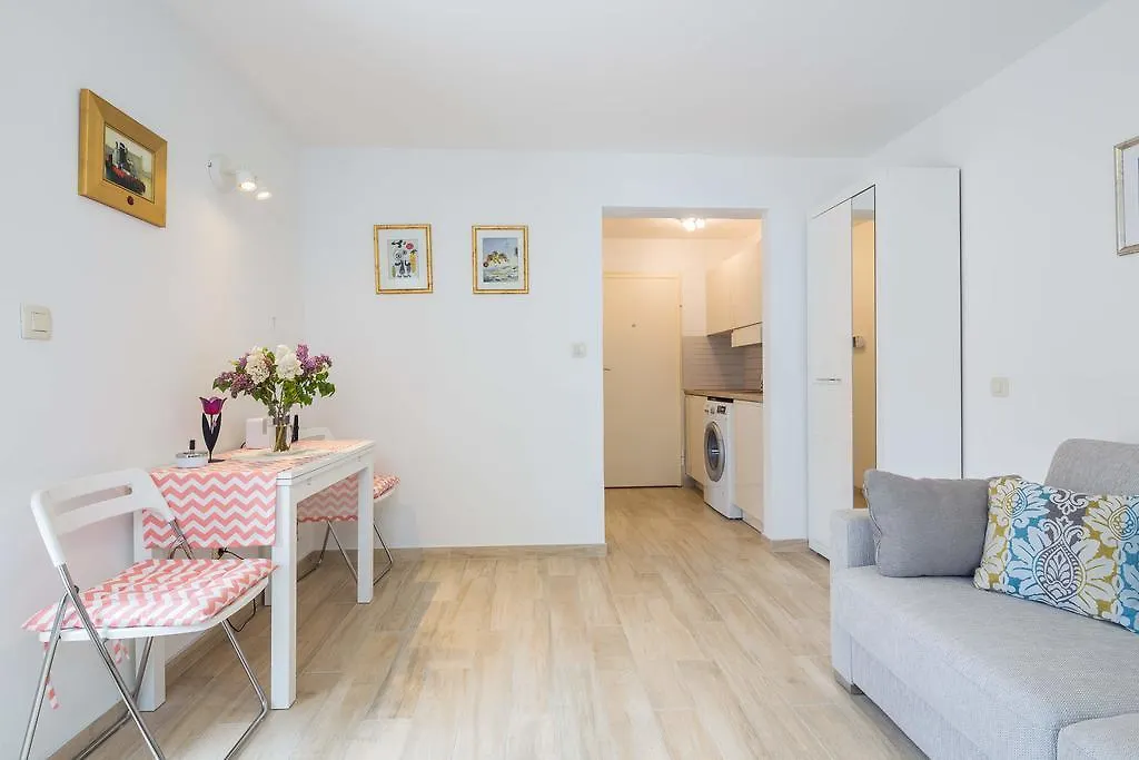 Phoenix Studio Apartment Split